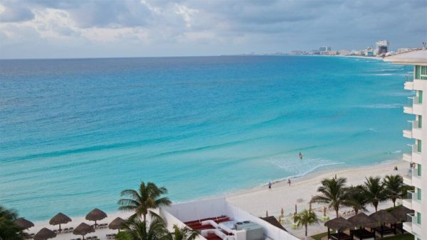 closest beach to cancun airport