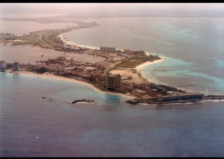 history-of-cancun-cancun-airport